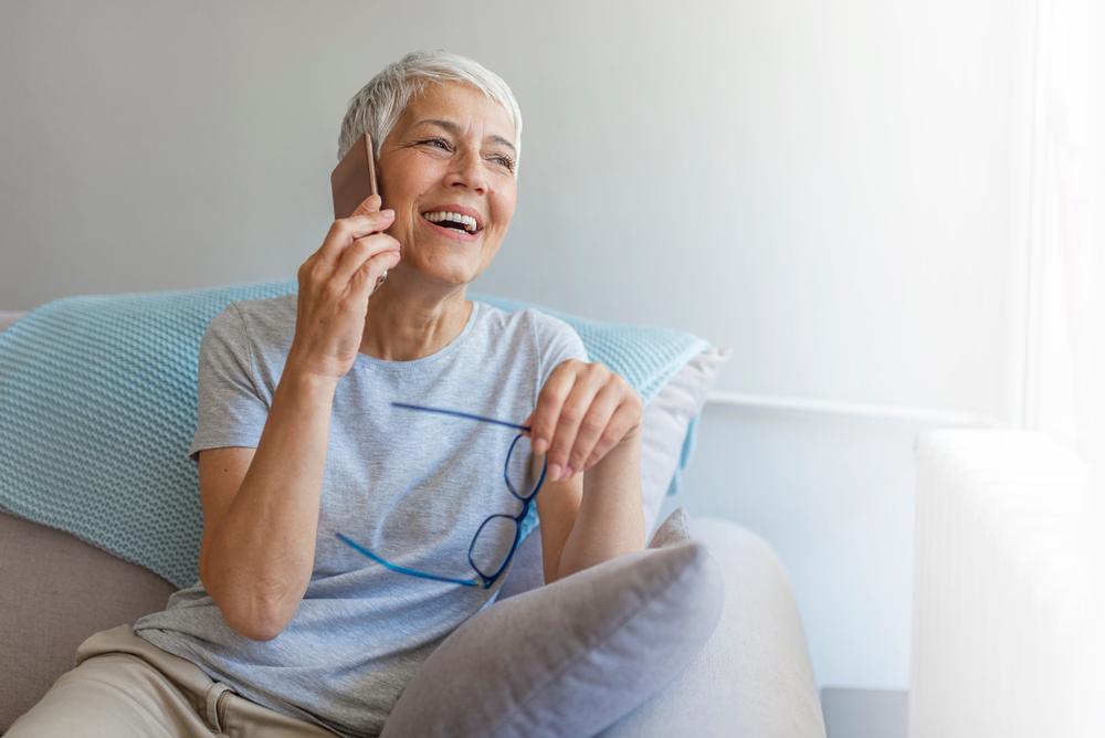 Stay Connected: The Importance of Phone Conversations for Seniors in Assisted Living